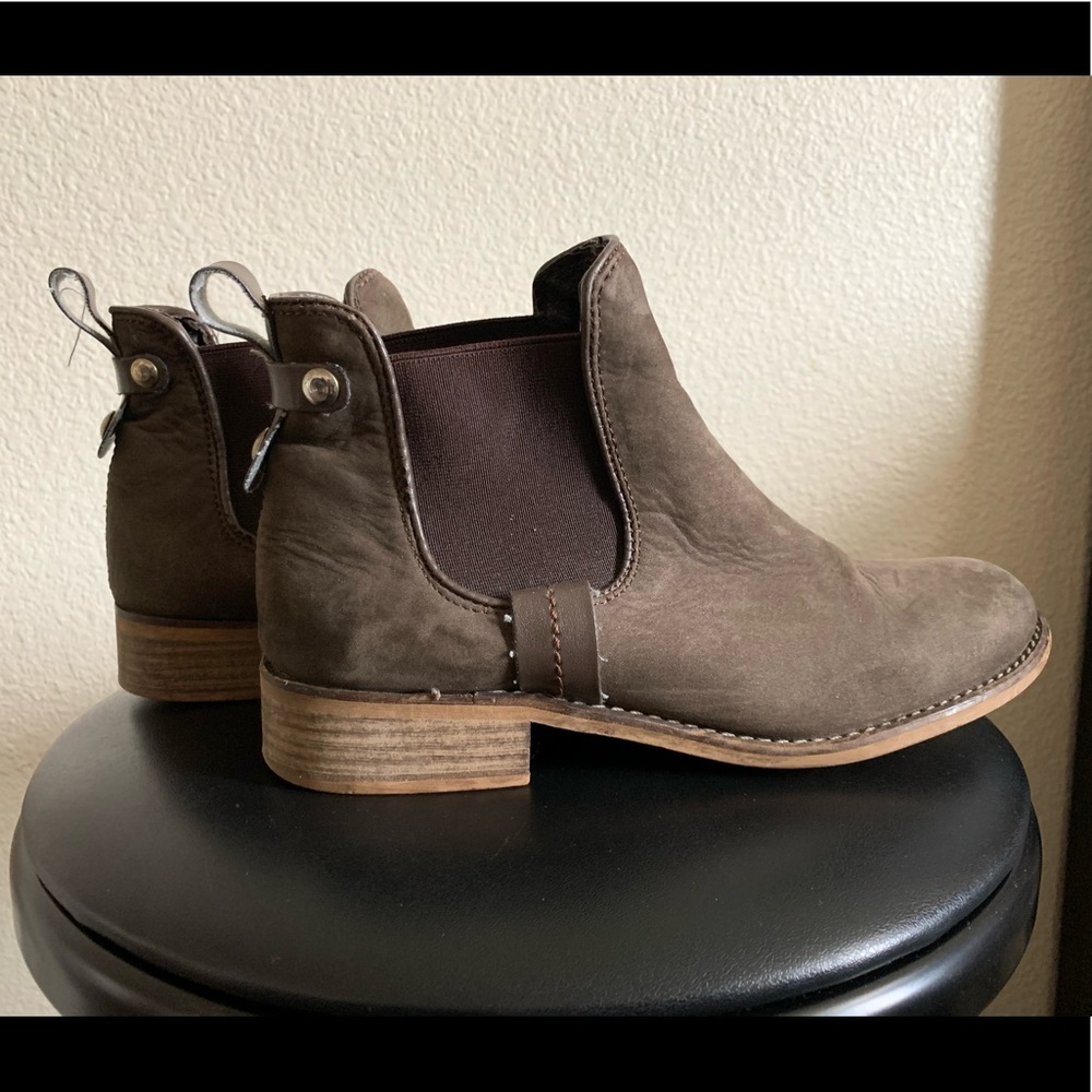 Steve Madden Chelsea Boots